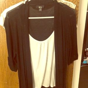 Black and white quarter sleeve top